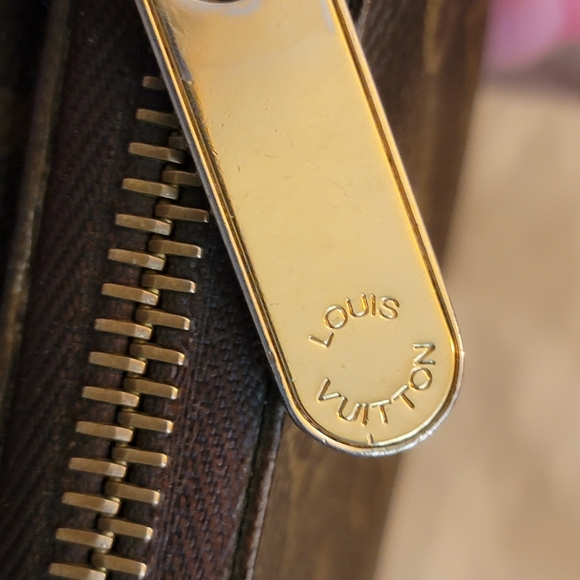 LOUIS VUITTON |  Astrid Long Wallet Clutch Monogram - Picture 6 of 16